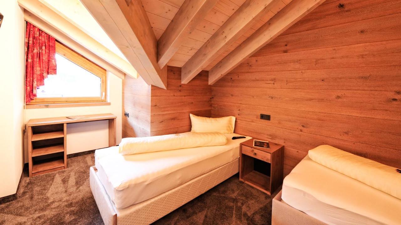 Hotel Garni Stefanie Ischgl Exterior photo