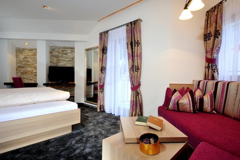 Hotel Garni Stefanie Ischgl Room photo